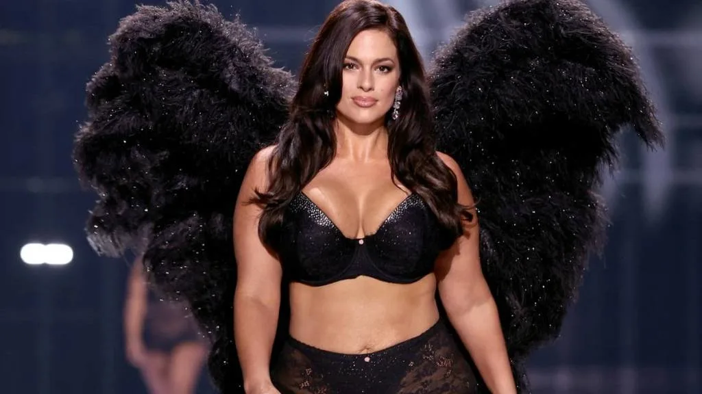 ashley graham rampwalk