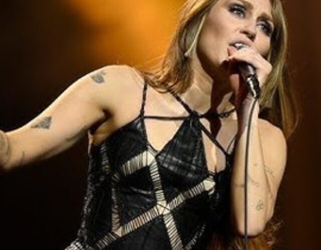 Stories 36 Miley Cyrus nothing compares to you