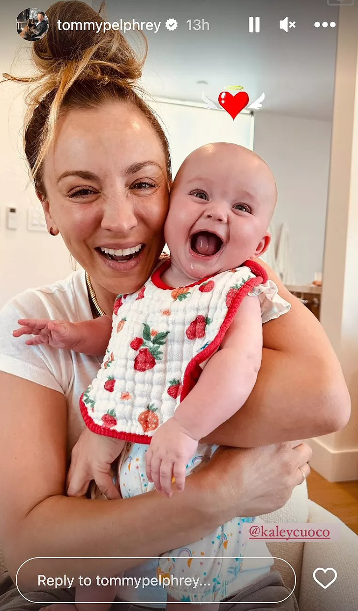 Kaley Cuoco second pregnancy baby bump photo 2026
