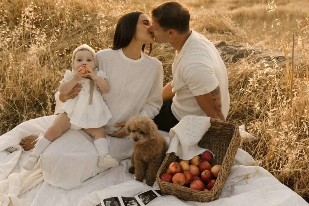 Olivia Culpo shares pregnancy announcement video