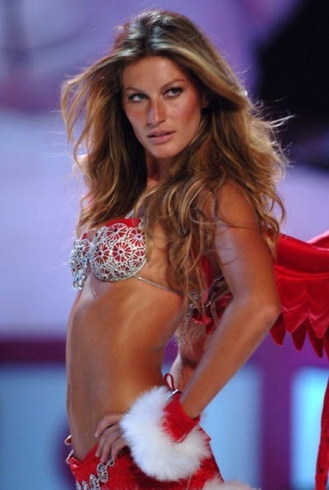 Gisele Bundchen Son Steals the Spotlight in Rare Tahiti Vacation Photos 13 gisele bundchen son inline 6