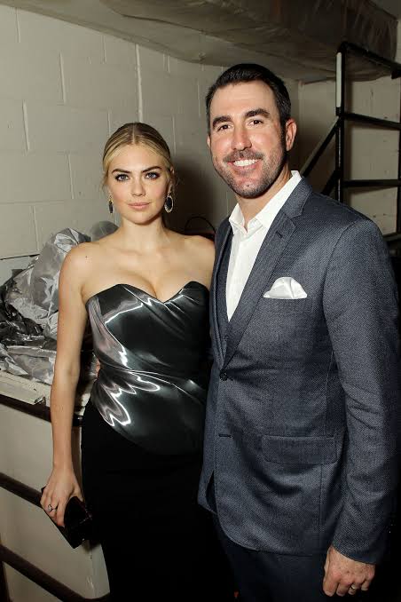 Kate Upton Net Worth, Age & Biography 2026: From Model to Icon 21 Kate Upton sports editorial