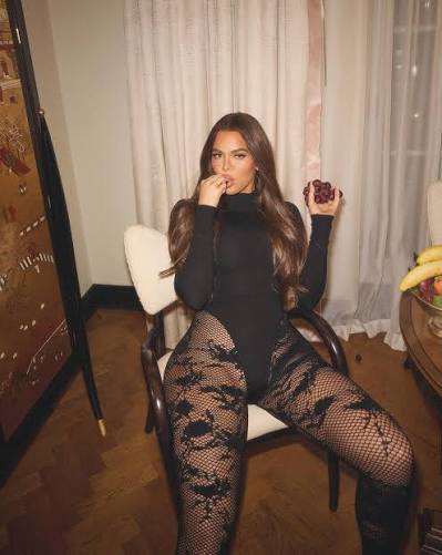 Khloé Kardashian Waterside Photo Sparks Buzz in New Family Update 16 khloe kardashian inline 5