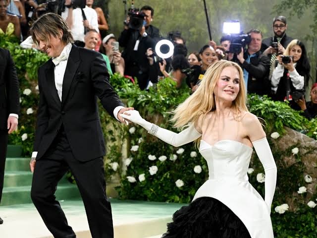 Nicole Kidman and Michael Reinstein Spark Romance Rumors in Italy 16 nicole kidman michael reinstein inline 5
